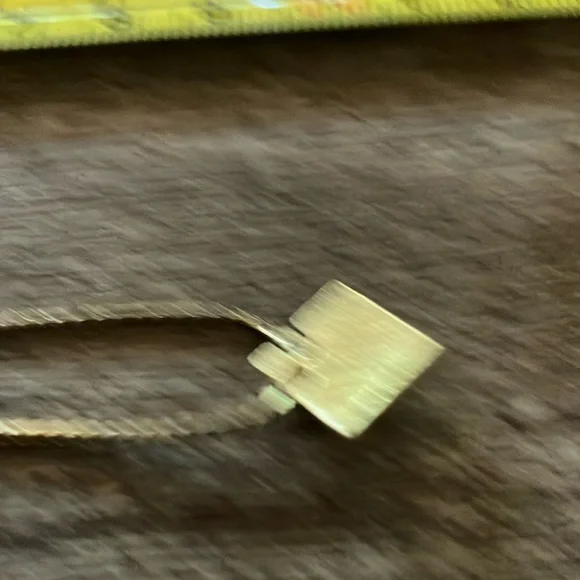 Avon Gold Necklace with Blue Square Pendant - Picture 5 of 5